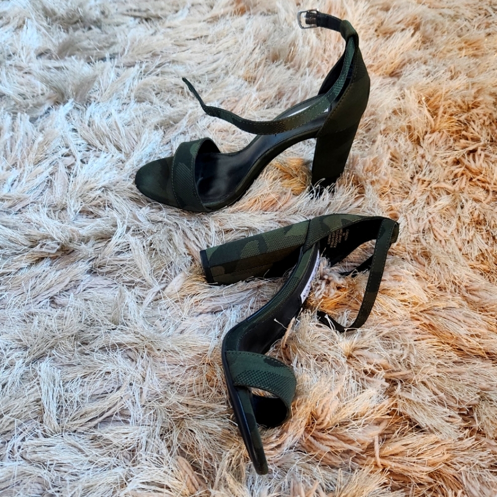 Camo Steven Madden chunky heels